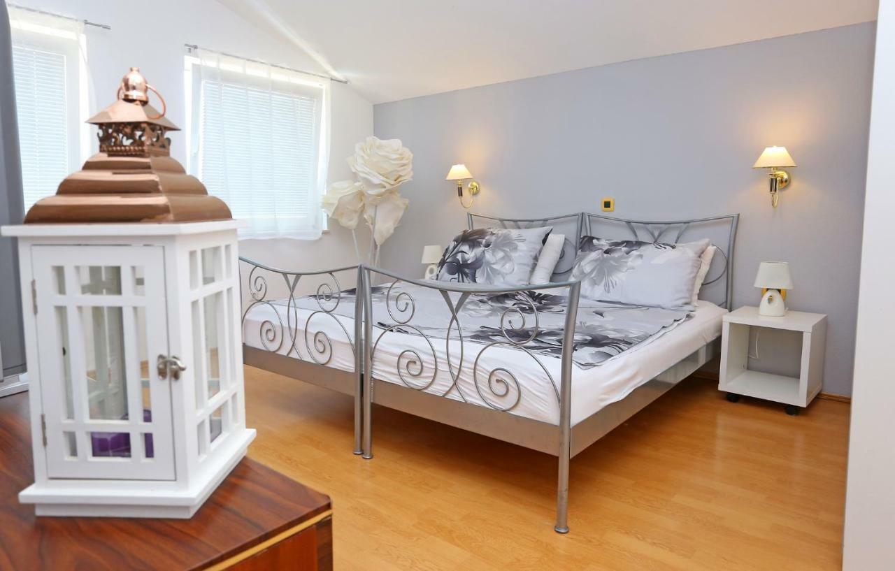 Studio Apartment Grey Split Luaran gambar