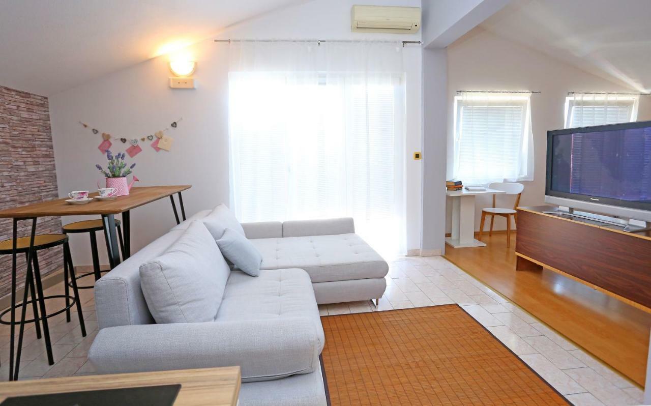Studio Apartment Grey Split Luaran gambar